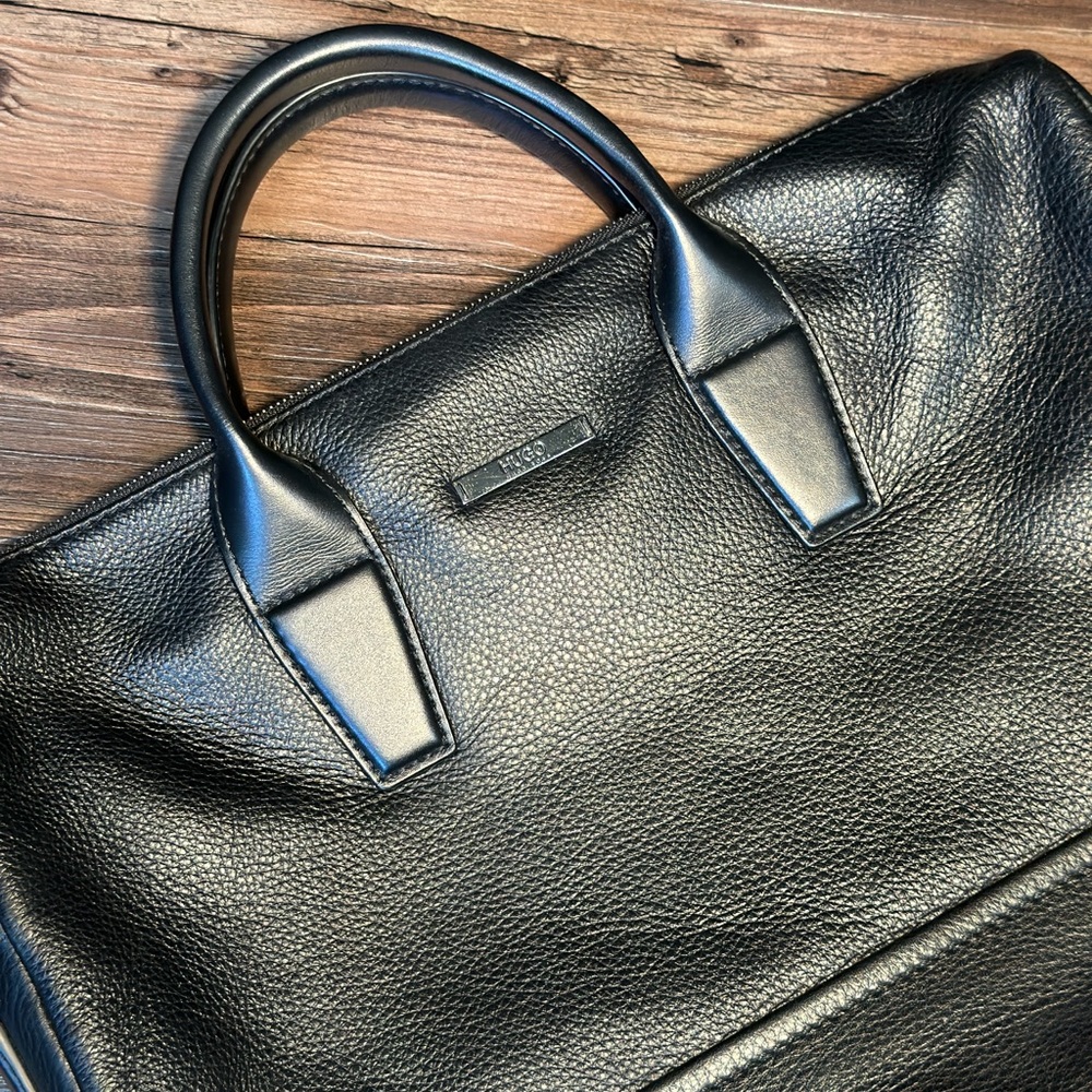 HUGO BOSS SINGLE DOCUMENT CASE IN LEATHER